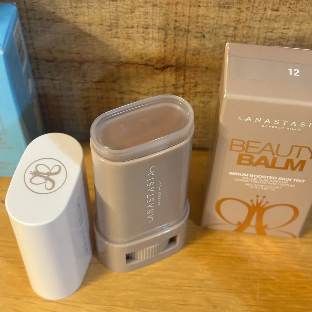 Anastasia Beverly Hills Beauty Balm Serum Boosted Skin Tint